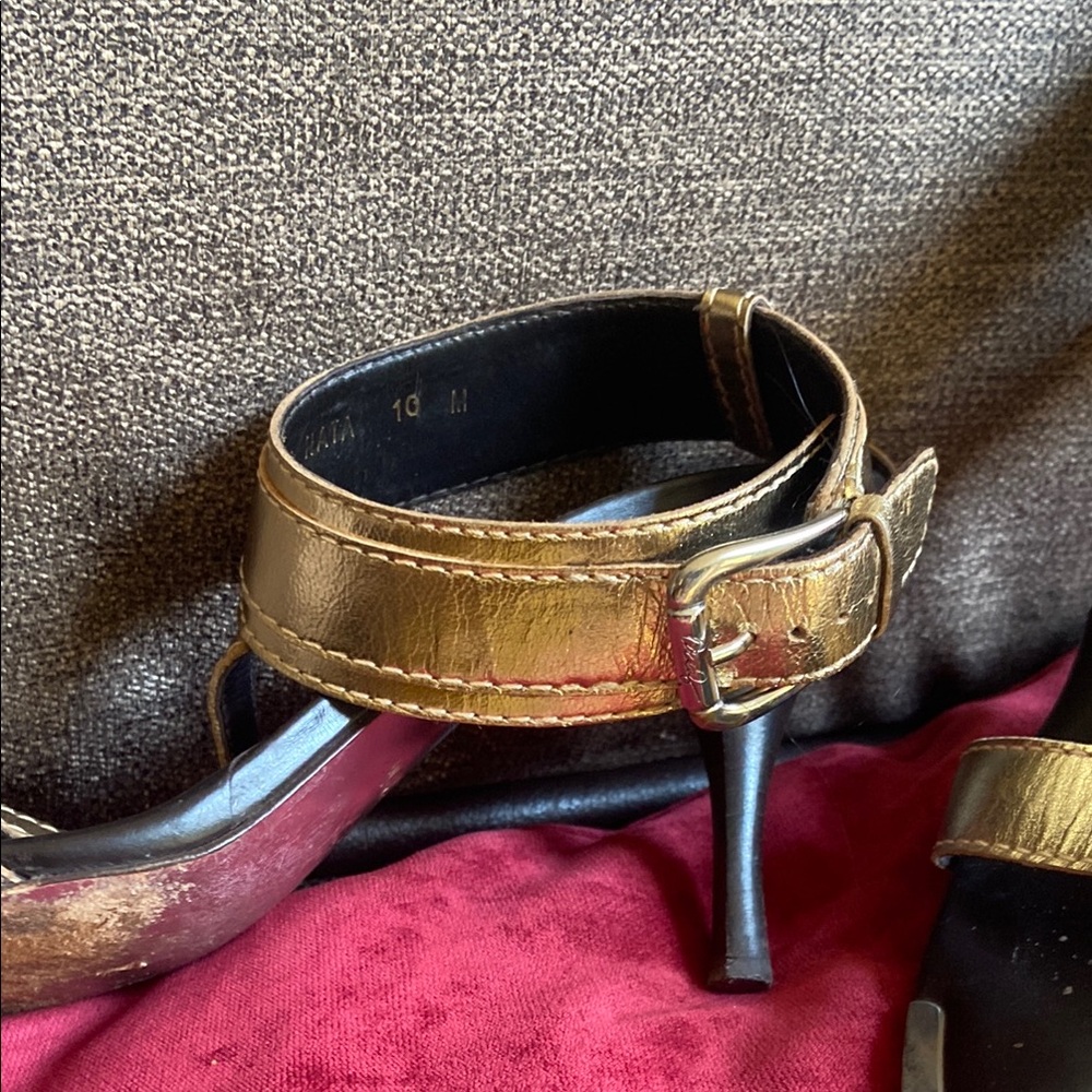 Donald J. Plainer Gold and Black Women's Sandals - Picture 5 of 6